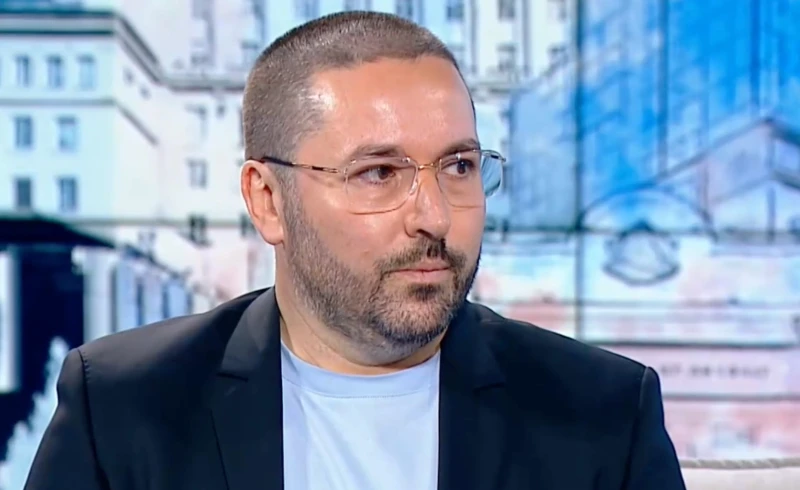Бащата на Сияна Николай Попов влиза в политиката