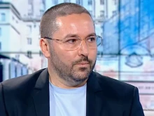 Бащата на Сияна Николай Попов влиза в политиката