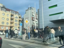 Евакуираха мол във Варна!