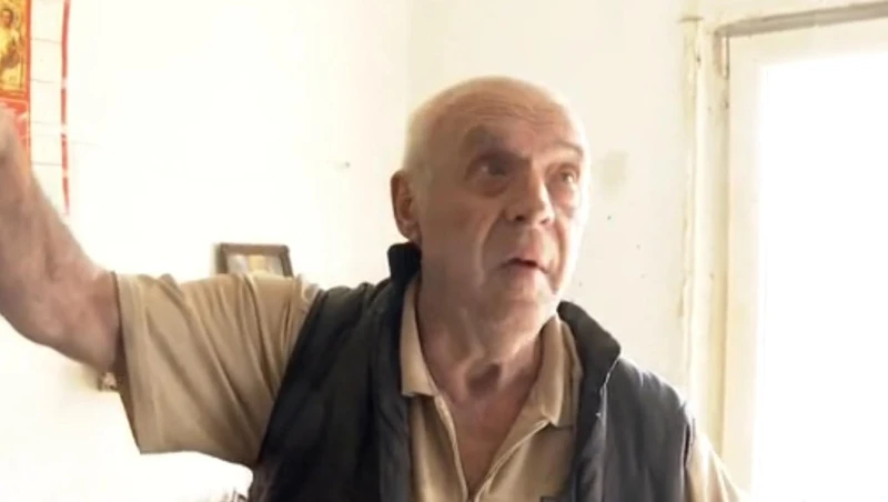 Пенсионер: Пари за осветление не давам, създавам ток от солена вода, графит и метал