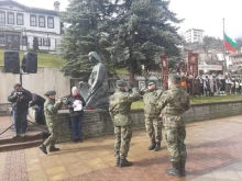 Смолян отбелязва Трети март с молебен, шествие и почетен караул