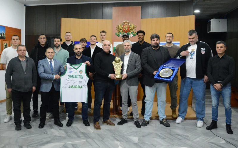Коцев посрещна носителите на Купа "България" – баскетболистите от "Черно море Тича"