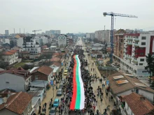 По случай 3 март: Шествие със 100-метров национален трибагреник в столичния квартал "Надежда"