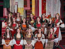 "ЧЕИЗ" събра традиция и младост в юбилейната "Девойка Кюстендилска пролет"