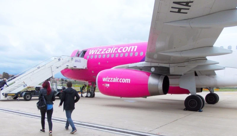 Самолет на Wizz Air кацна в София след репатриращ полет от Мускат