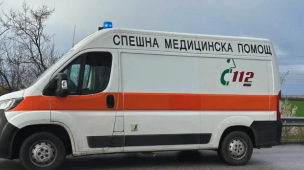 Млад бургазлия пострада при сблъсък между товарен автомобил и мотоциклет
