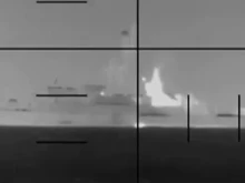 "За първи път от Втората световна война насам": САЩ публикуваха видео от потапянето на ирански военен кораб с торпедо