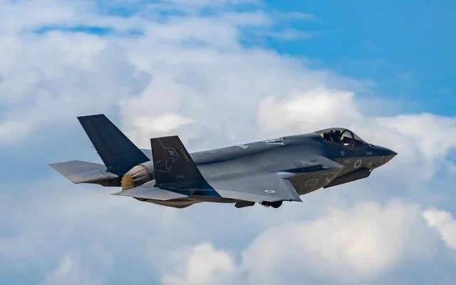 "За първи път в историята": Израелски F-35 свалил ирански изтребител YAK-130