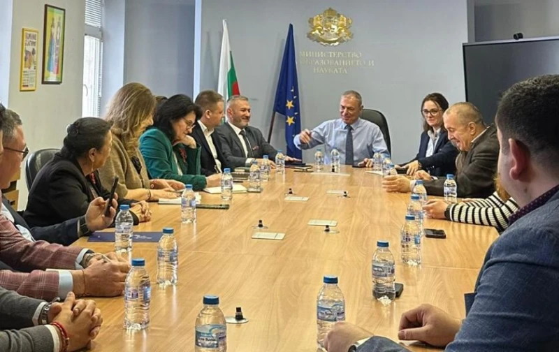 Решават бъдещето на Националния студентски дом
