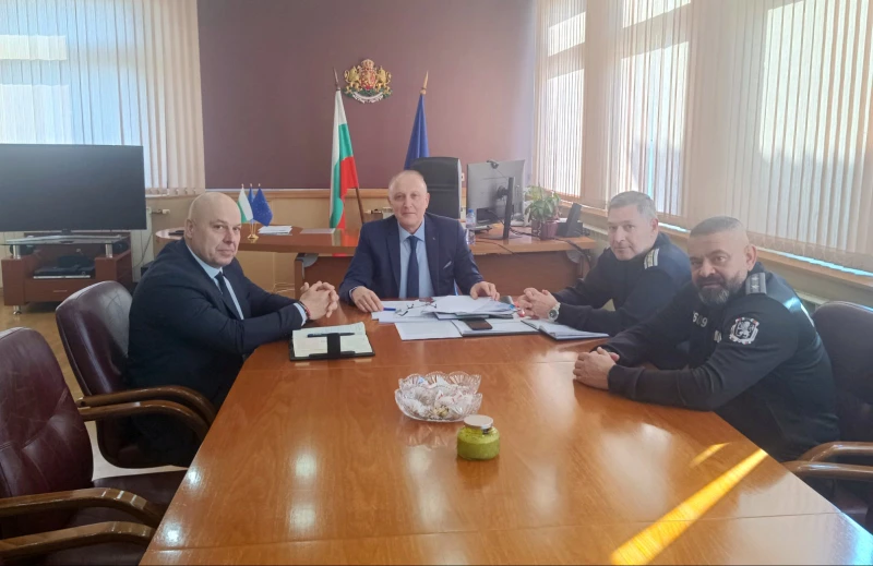 Областният управител на Пловдив обсъди с Васил Костадинов мерките за реда и прозрачността на вота
