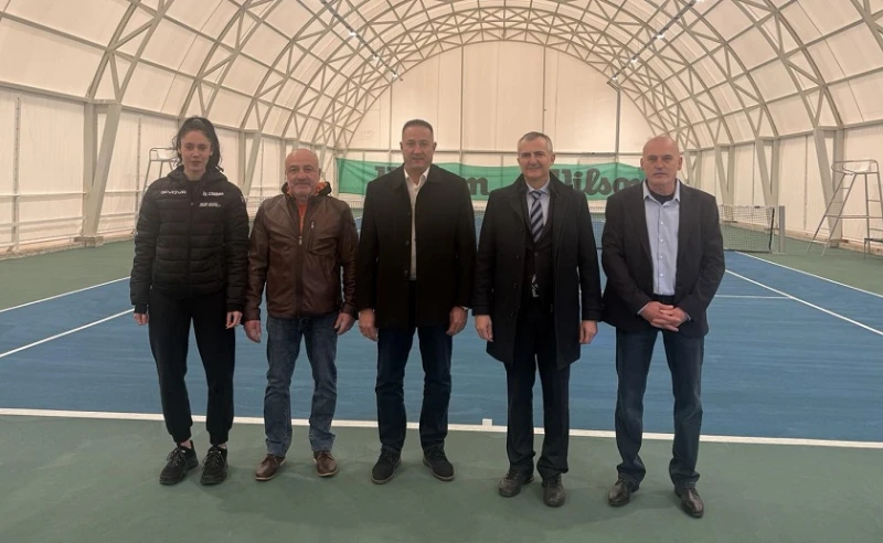 Спортният министър Димитър Илиев откри нов закрит тенис корт
