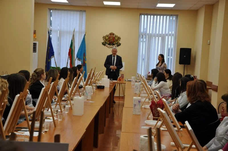 Когато красотата твори: Вечер на изкуството и вдъхновението за 8 март в Разлог