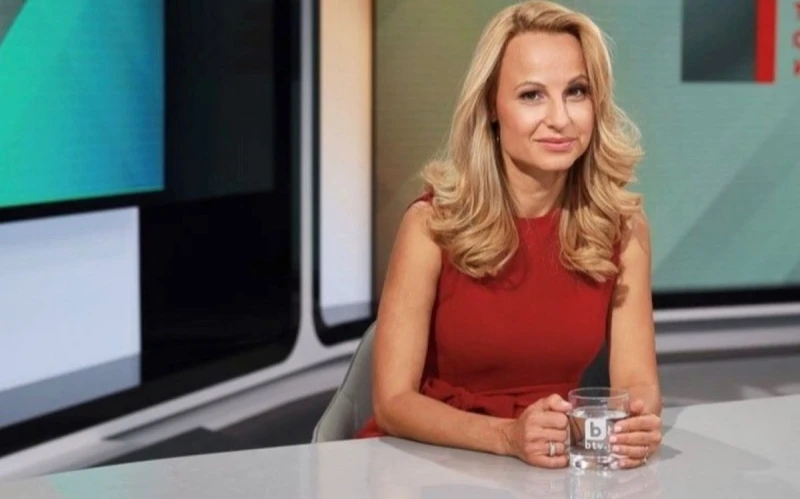 Има ли право Мария Цънцарова да преподава в Софийския университет?