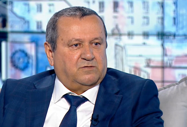 Министър Адемов: Пенсиите няма да бъдат засегнати от евентуална липса на редовен бюджет