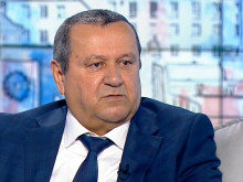 Министър Адемов: Пенсиите няма да бъдат засегнати от евентуална липса на редовен бюджет