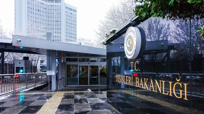 Турция привика иранския посланик заради балистичната ракета изстреляна по страната
