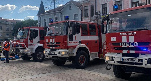 Лек автомобил изгоря на АМ Струма край Дупница съобщиха от