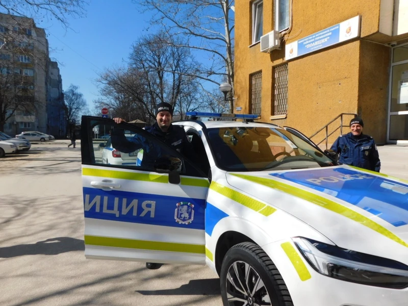 Нови автомобили "Волво" за полицията в Силистра