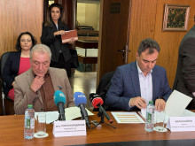 КЗК изнесе в Пловдив тревожни данни за млекопроизводството