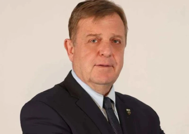 Каракачанов: Най-големият риск за националната сигурност са така наречените политици
