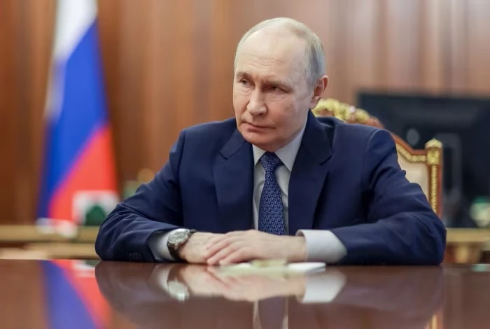 САЩ облекчават някои санкции върху руския петрол, но "силната рубла" намалява доходите на Путин