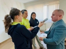 Ученици от Сандански влязоха в ролята на журналисти, ето кого успяха да интервюират