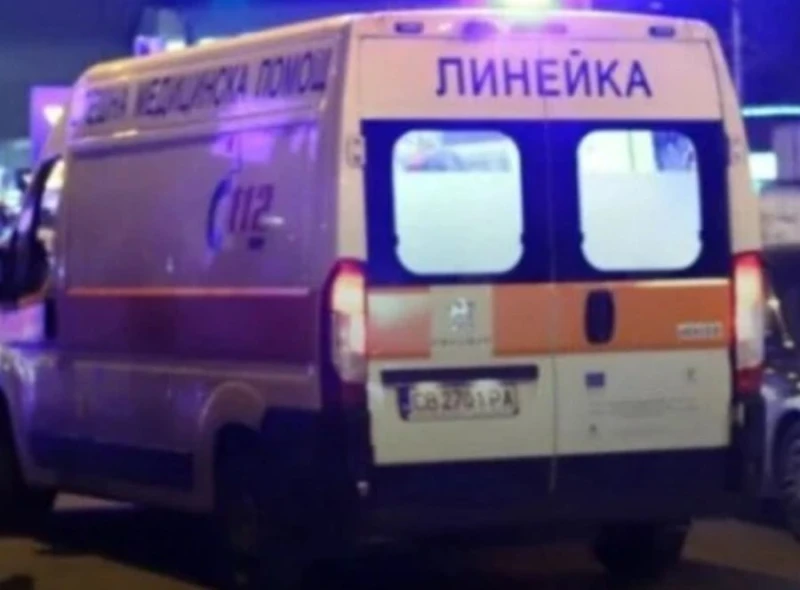 Катастрофа блокира движението по пловдивски булевард, на място има линейка и полиция