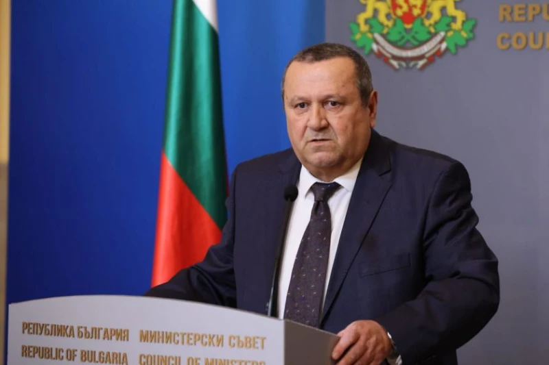 Министър Адемов: Не може хлябът ти да зависи от това как гласуваш