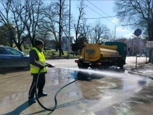 Продължава миенето на уличната мрежа в Русе