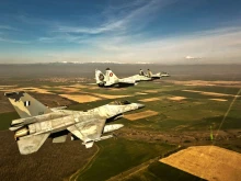 Български МиГ-29 и гръцки F-16 проведоха съвместни тренировъчни полети