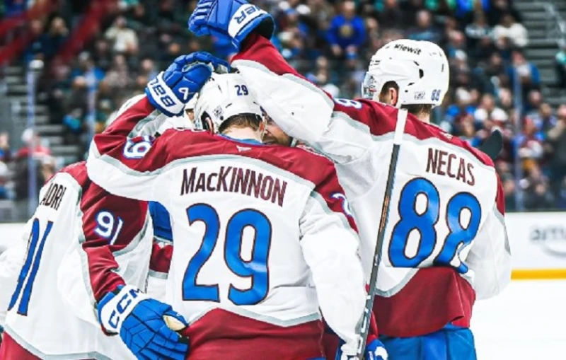Драматични мачове се изиграха в NHL тази нощ