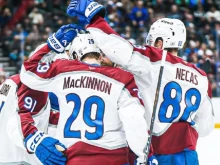 Драматични мачове се изиграха в NHL тази нощ
