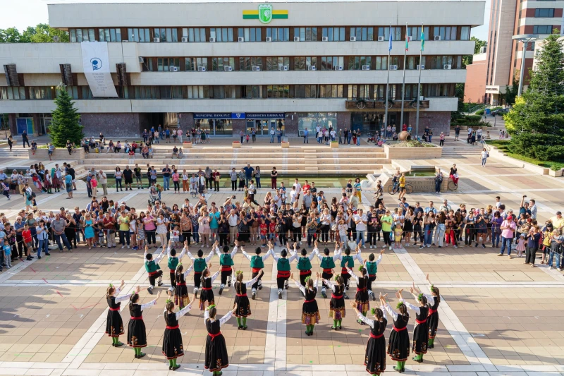 Празник на ямболското хоро събира фолклорни състави от пет края на България