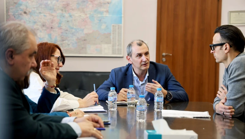Бербатов с предложения за повече спорт и здравословен начин на живот на учениците
