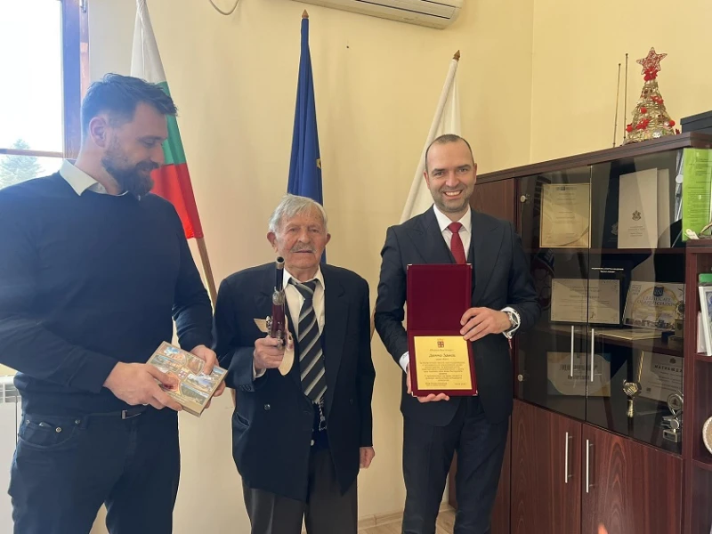 Почетен знак на Община Кюстендил за пазител на стар занаят