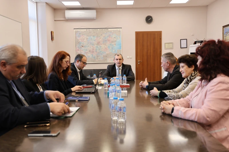 Здравният министър: От критично значение е да се запази спокойствието в сектора