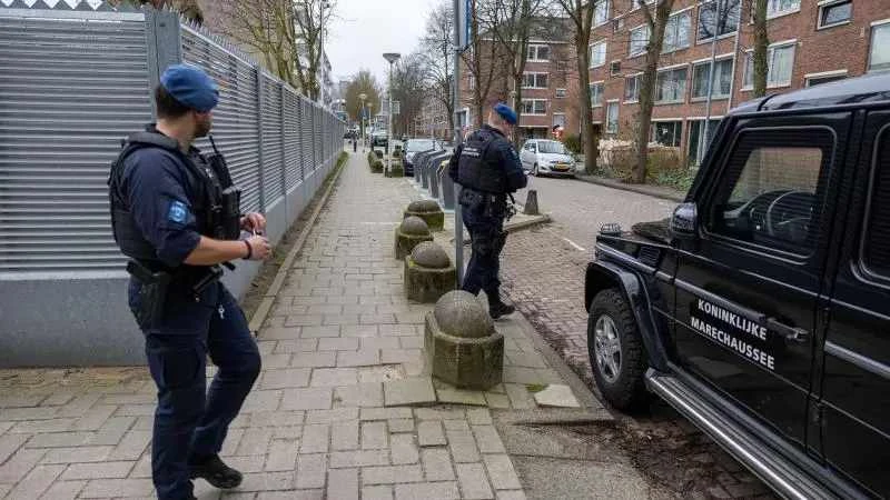 Експлозия пред еврейско училище в Амстердам