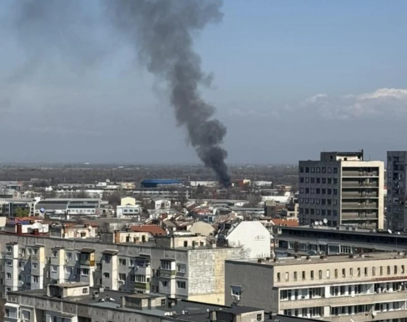 Пожар избухна в северната част на Пловдив