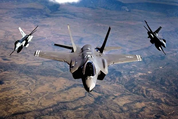 Ескадрила изтребители F-35A на ВВС на САЩ пристигна във Великобритания, откъдето ще отпътува за Близкия Изток