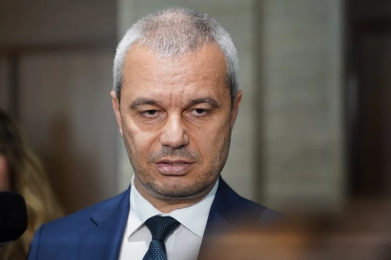 Партия "Възраждане" представя днес във Варна своите кандидати за изборите през април
