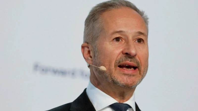 Изпълнителният директор на OMV: Няма друго решение, освен да караме по-малко и по-бавно