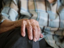 Съдът задържа мъжа, откраднал пенсията на 96-годишен дядо