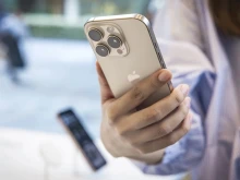 Apple предупреди собствениците на iPhone да обновят софтуера си заради опасност от хакери