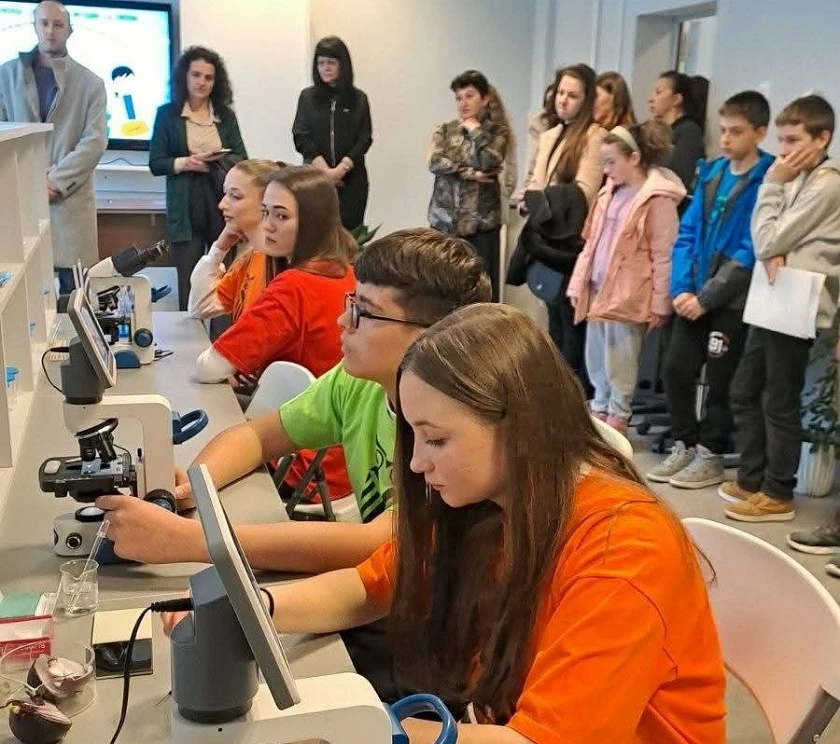СУ "Св. св. Кирил и Методий" – Смолян откри ново STEM пространство със специализирани кабинети