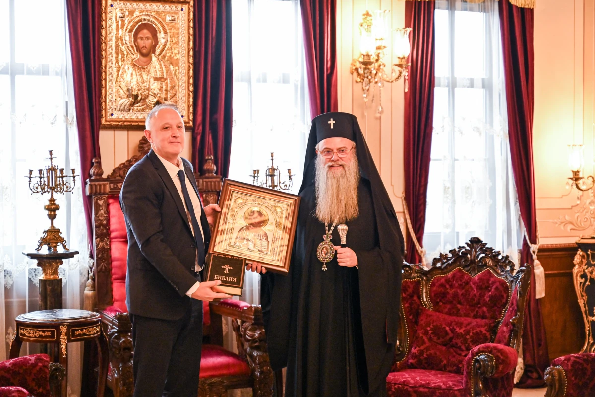 Пловдивският митрополит Николай прие официално за първи път новия областен управител