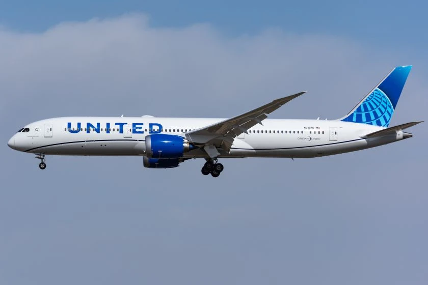 United Airlines съкращава 5% от полетите си заради скъпо гориво