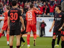 Байер се забърка в невиждана драма с последния