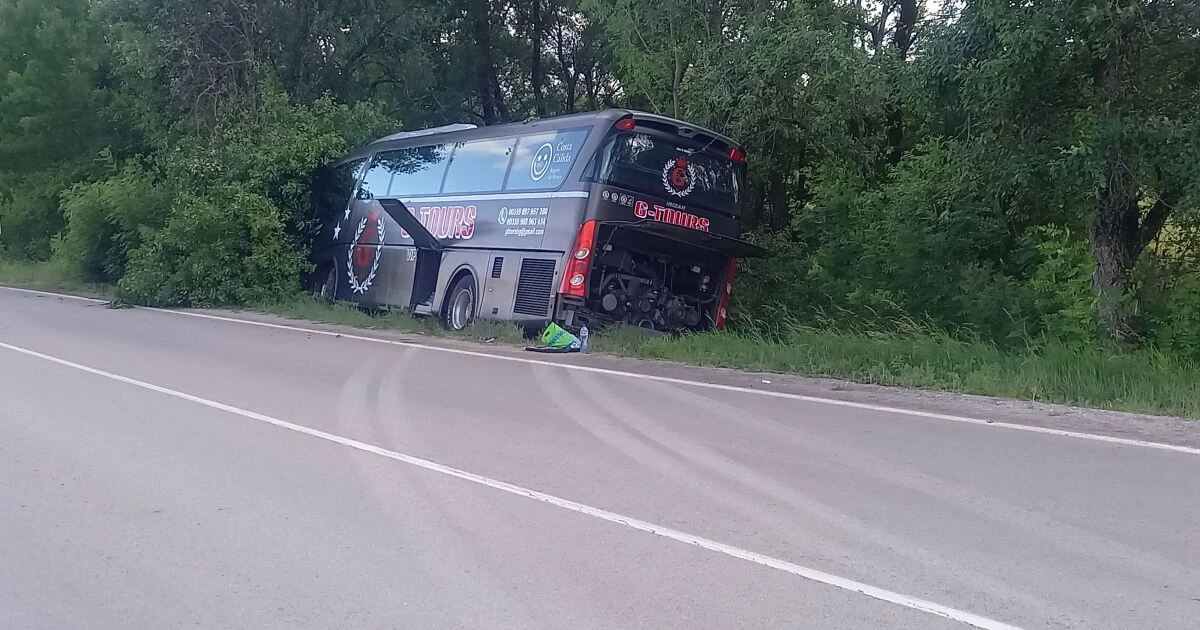 Шофьор се блъсна в група ученици по време на екскурзия, има загинал