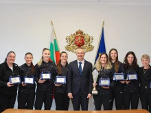 Спортният министър Димитър Илиев награди еврошампионките по бадминтон