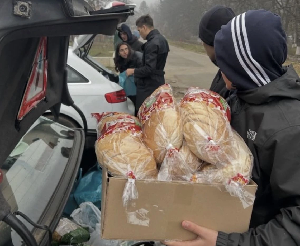 Ученици помогнаха на възрастни хора в Пловдив